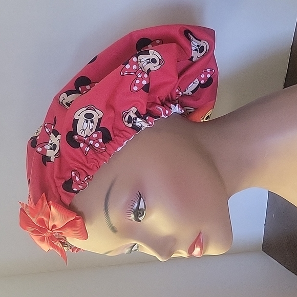 Satin inside bonnet - Picture 1 of 4